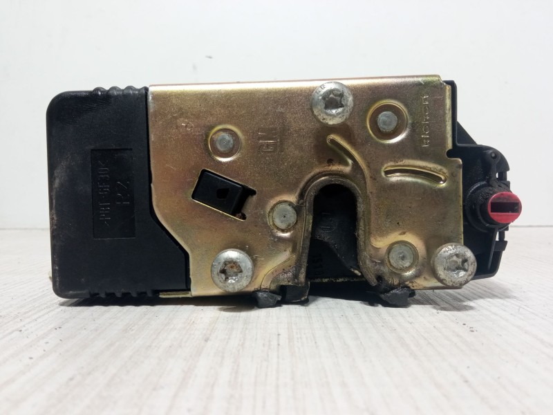 Recambio de cerradura puerta trasera derecha para opel vectra b (j96) 1.8 i 16v (f19) referencia OEM IAM 90503996  