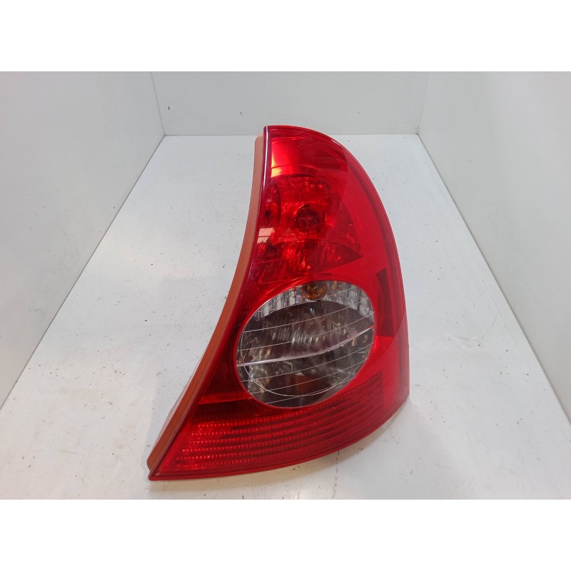 Recambio de piloto trasero derecho para renault clio ii (bb_, cb_) 1.5 dci (b/c2j) referencia OEM IAM   