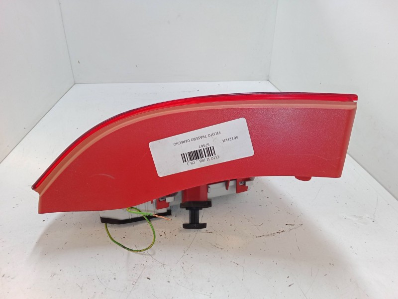 Recambio de piloto trasero derecho para renault clio ii (bb_, cb_) 1.5 dci (b/c2j) referencia OEM IAM   