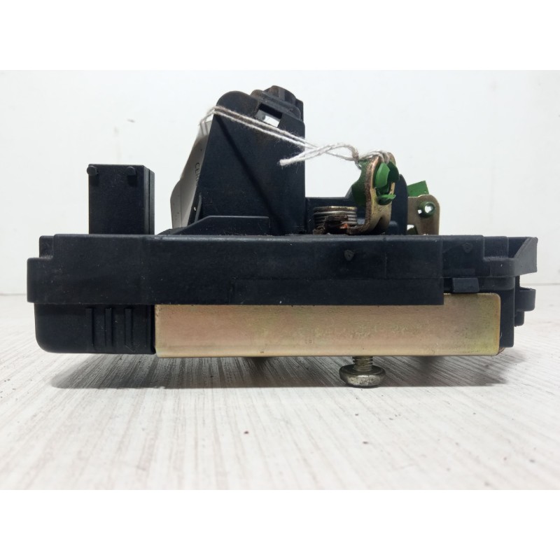 Recambio de cerradura puerta trasera derecha para opel vectra b (j96) 1.8 i 16v (f19) referencia OEM IAM 90503996  