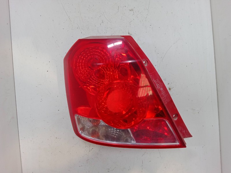 Recambio de piloto trasero izquierdo para chevrolet aveo / kalos hatchback (t200) 1.2 referencia OEM IAM   