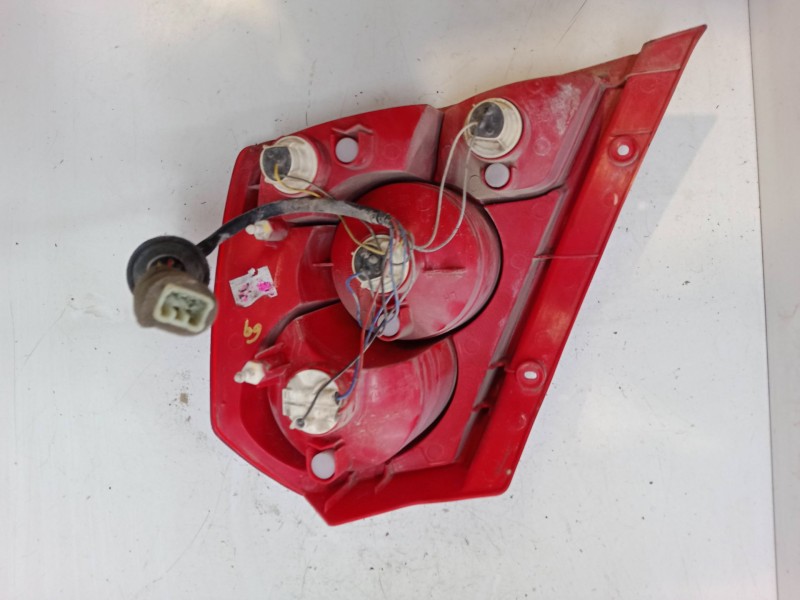 Recambio de piloto trasero izquierdo para chevrolet aveo / kalos hatchback (t200) 1.2 referencia OEM IAM   