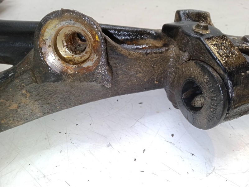 Recambio de brazo suspension inferior delantero izquierdo para mercedes-benz clase m (w163) ml 400 cdi (163.128) referencia OEM 
