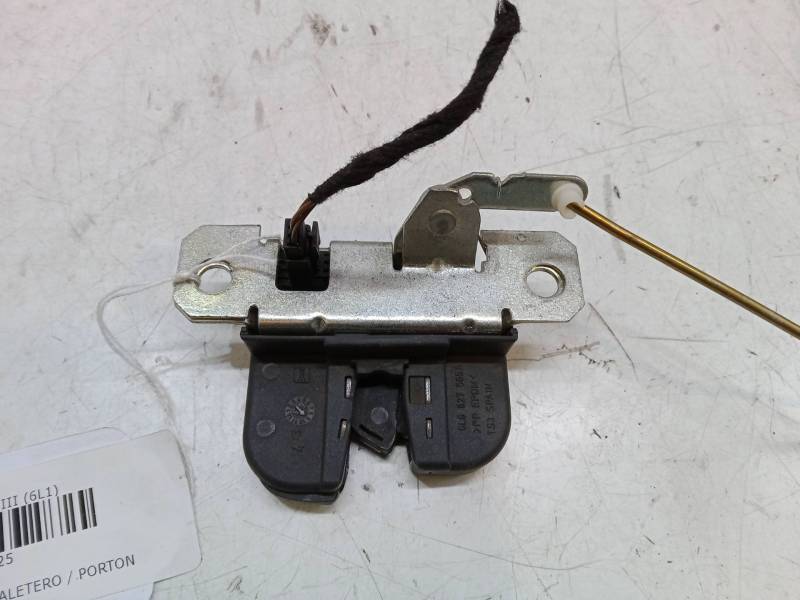 CERRADURA MALETERO / PORTON 6L6827505A 