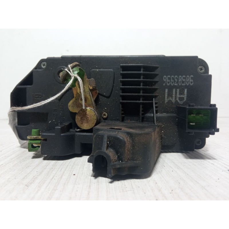 Recambio de cerradura puerta trasera derecha para opel vectra b (j96) 1.8 i 16v (f19) referencia OEM IAM 90503996  