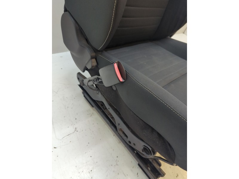 Recambio de asiento delantero izquierdo para renault megane iii hatchback (bz0/1_, b3_) 1.2 tce (bz2b, bz11) referencia OEM IAM 