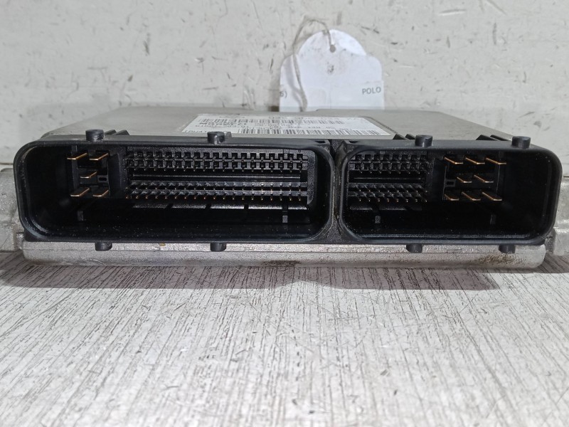 Recambio de centralita motor uce para volkswagen polo iv sedán (9a4, 9a2, 9n2, 9a6) 1.4 referencia OEM IAM 036906034KA IAW4TV.KA