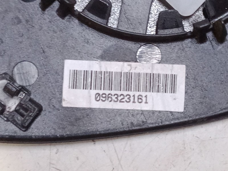 Recambio de cristal retrovisor izquierdo para toyota auris (_e18_) 1.8 hybrid (zwe186_) referencia OEM IAM   