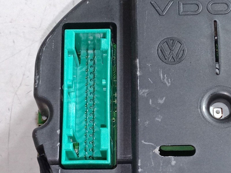 Recambio de cuadro instrumentos para volkswagen polo iv sedán (9a4, 9a2, 9n2, 9a6) 1.4 referencia OEM IAM 6Q0920803  