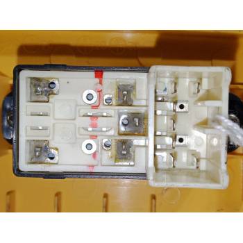 MANDO ELEVALUNAS DELANTERO DERECHO 0K55A66360A 