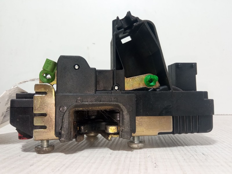 Recambio de cerradura puerta trasera derecha para opel vectra b (j96) 1.8 i 16v (f19) referencia OEM IAM 90503996  