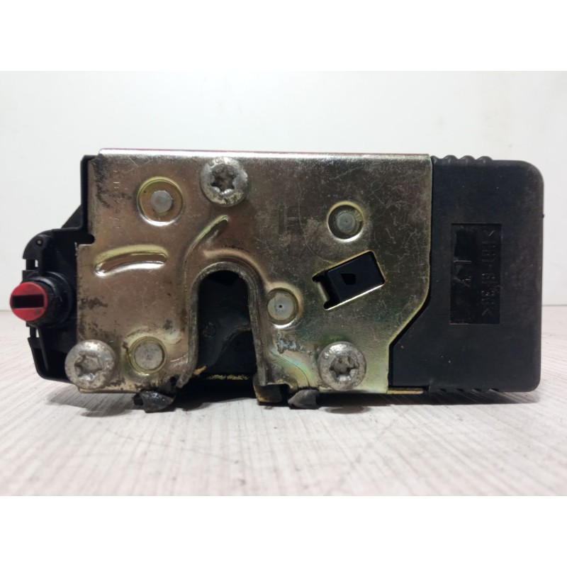 Recambio de cerradura puerta trasera izquierda para opel vectra b (j96) 1.8 i 16v (f19) referencia OEM IAM 90503995  