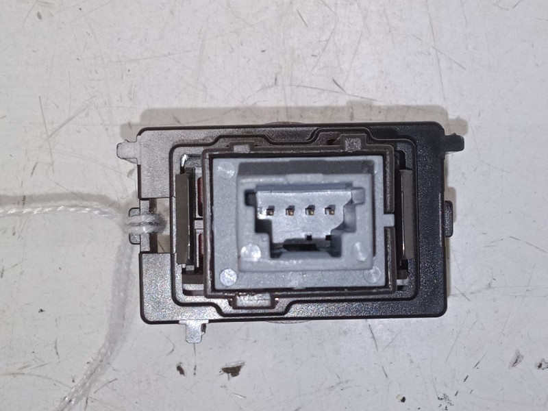 Recambio de warning para toyota auris (_e18_) 1.8 hybrid (zwe186_) referencia OEM IAM 84332-023000276  