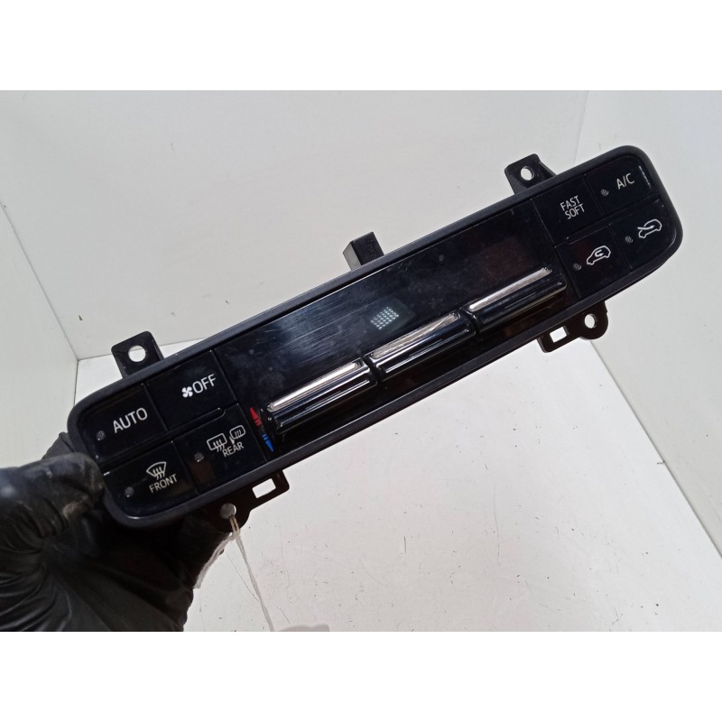 Recambio de mando climatizador para toyota auris (_e18_) 1.8 hybrid (zwe186_) referencia OEM IAM 5590002820  