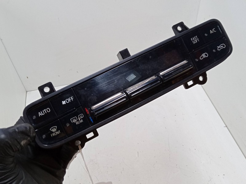 Recambio de mando climatizador para toyota auris (_e18_) 1.8 hybrid (zwe186_) referencia OEM IAM 5590002820  