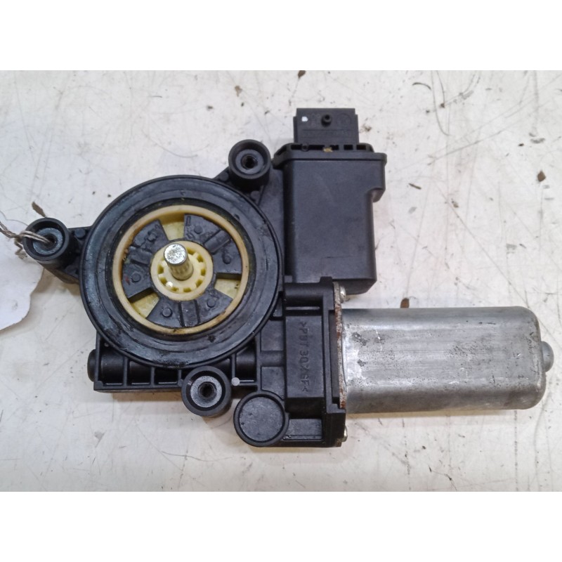 Recambio de motor elevaluna delantero izquierdo para opel corsa d (s07) 1.2 (l08, l68) referencia OEM IAM   