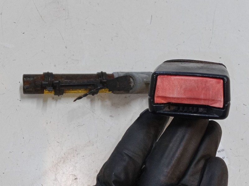 Recambio de anclaje cinturon delantero derecho para bmw x5 (e53) 3.0 d referencia OEM IAM 33017251  