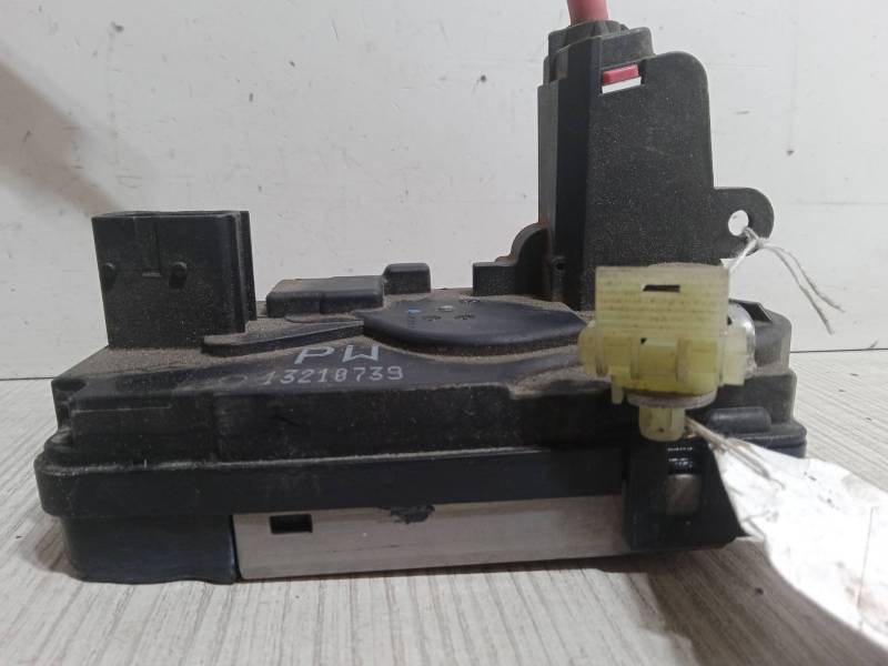 CERRADURA PUERTA TRASERA DERECHA 