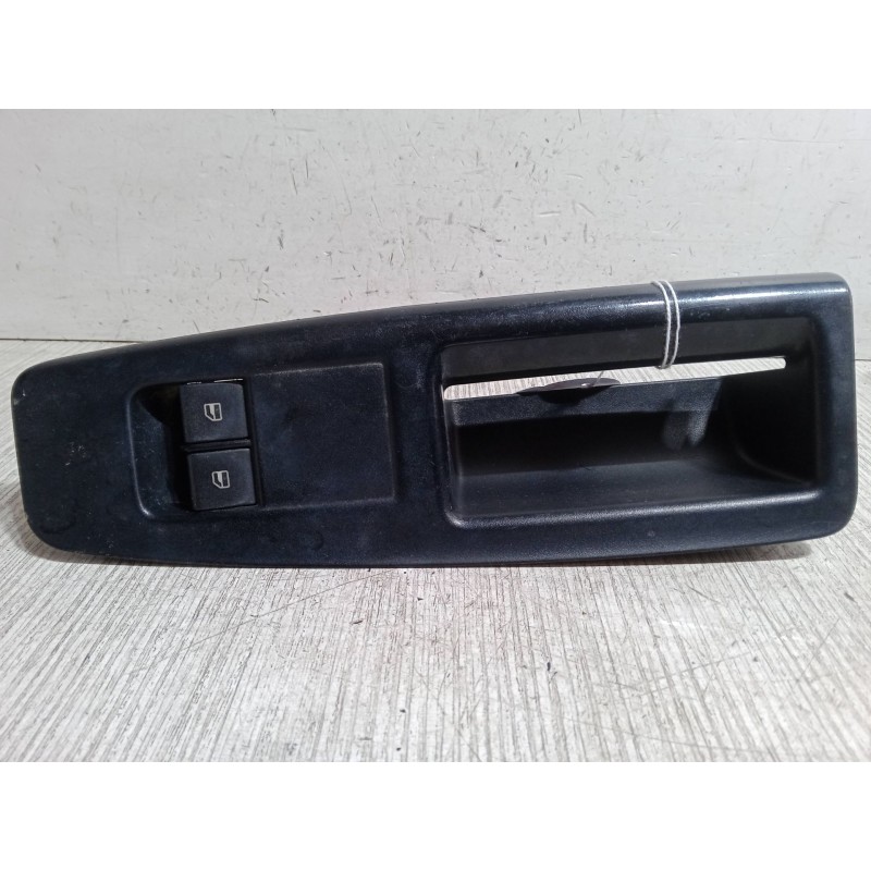 Recambio de mando elevalunas delantero izquierdo para volkswagen polo iv sedán (9a4, 9a2, 9n2, 9a6) 1.4 referencia OEM IAM   