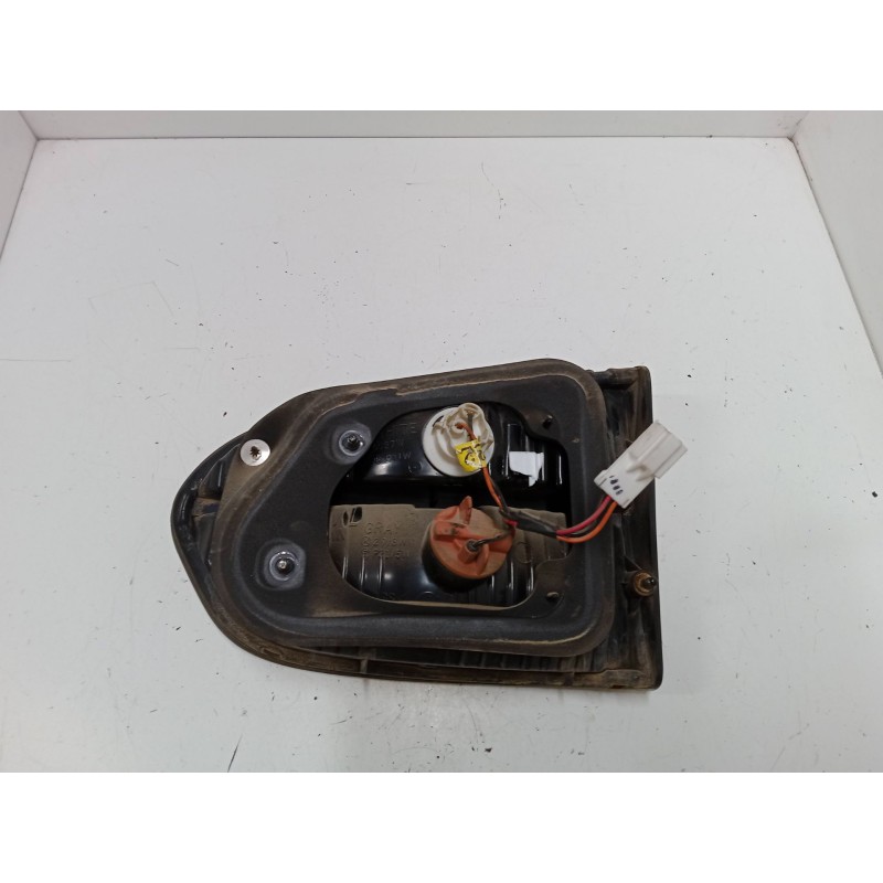 Recambio de piloto trasero porton izquierdo para hyundai h-1 / starex autobús (a1) 2.5 tci referencia OEM IAM   
