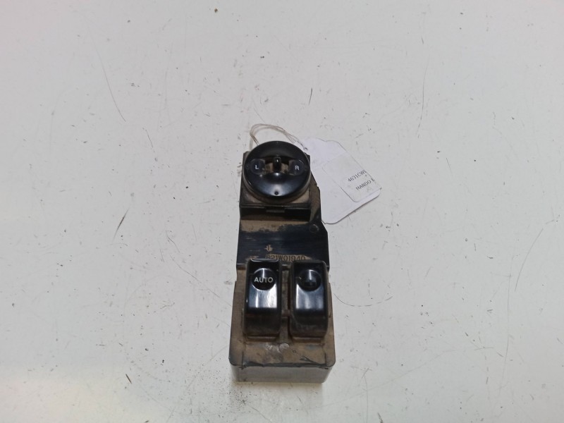 Recambio de mando elevalunas delantero izquierdo para hyundai h-1 / starex autobús (a1) 2.5 tci referencia OEM IAM   