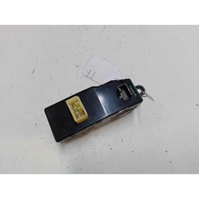 Recambio de mando elevalunas delantero izquierdo para hyundai h-1 / starex autobús (a1) 2.5 tci referencia OEM IAM   