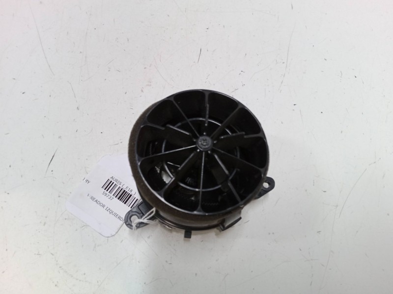 Recambio de aireador izquierdo para toyota auris (_e18_) 1.8 hybrid (zwe186_) referencia OEM IAM   