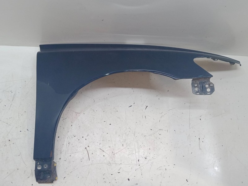 Recambio de aleta delantera derecha para volvo s40 ii (544) 1.6 d referencia OEM IAM   
