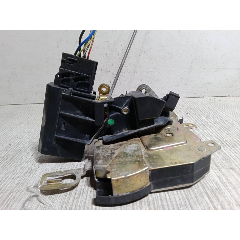 Recambio de cerradura puerta delantera derecha para bmw 3 (e36) 316 i referencia OEM IAM   