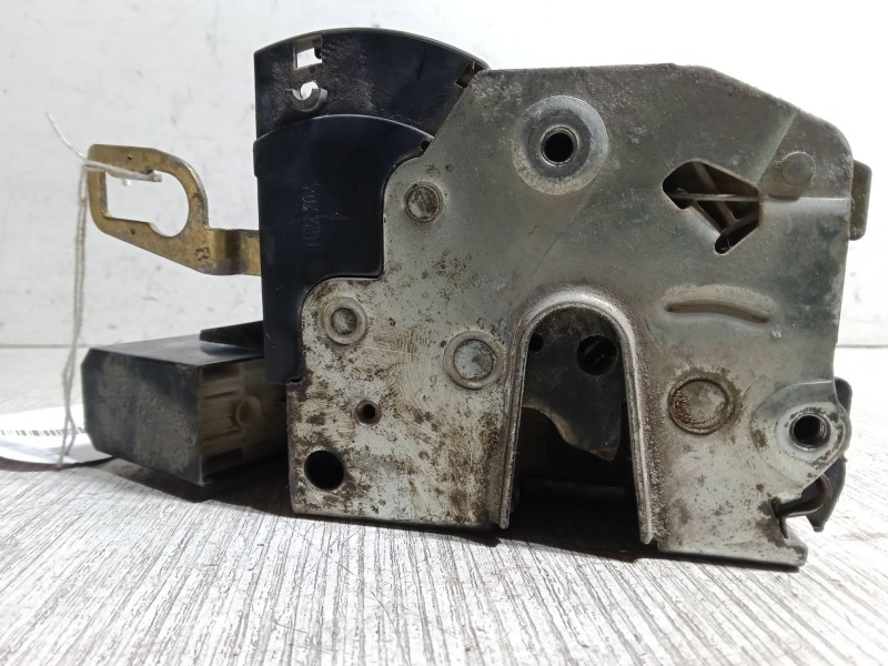 Recambio de cerradura puerta delantera derecha para bmw 3 (e36) 316 i referencia OEM IAM   
