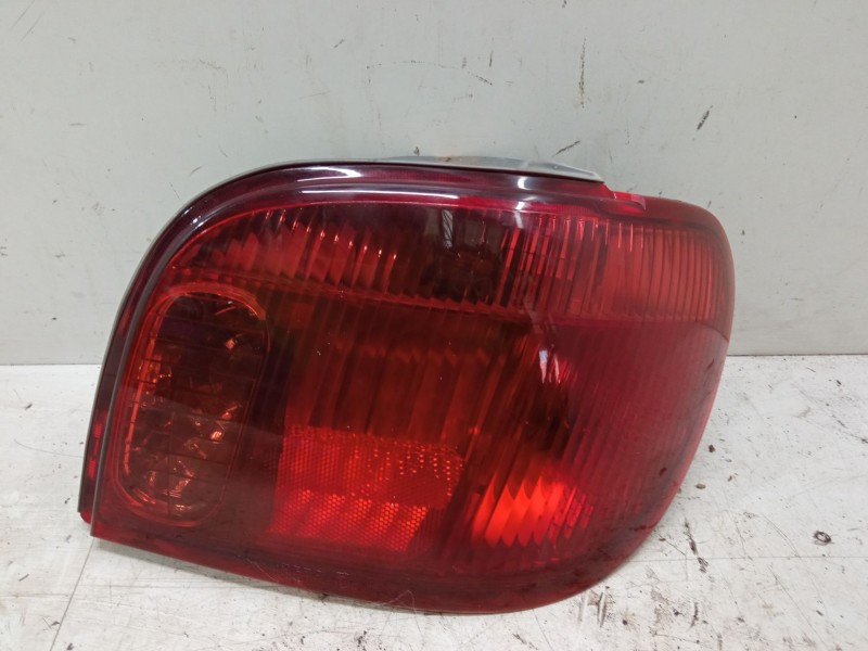 Recambio de piloto trasero derecho para toyota yaris (_p1_) 1.3 (scp12_, scp13_) referencia OEM IAM   