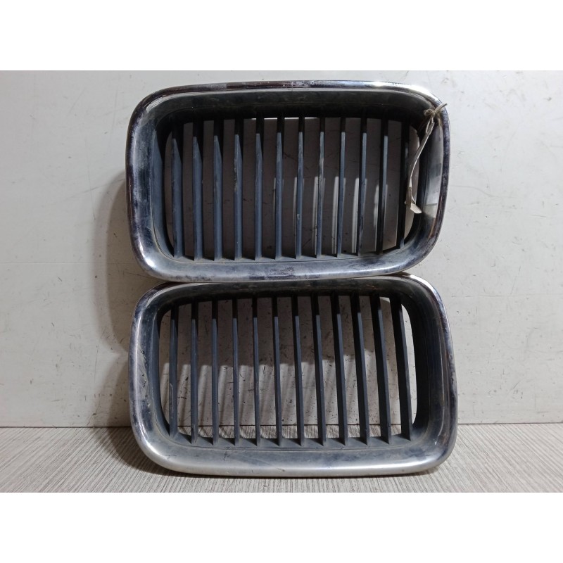 Recambio de rejillas capo para bmw 3 (e36) 316 i referencia OEM IAM   