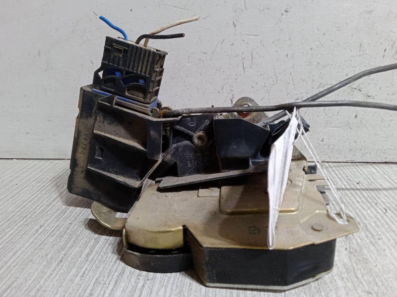 Recambio de cerradura puerta trasera derecha para bmw 3 (e36) 316 i referencia OEM IAM   