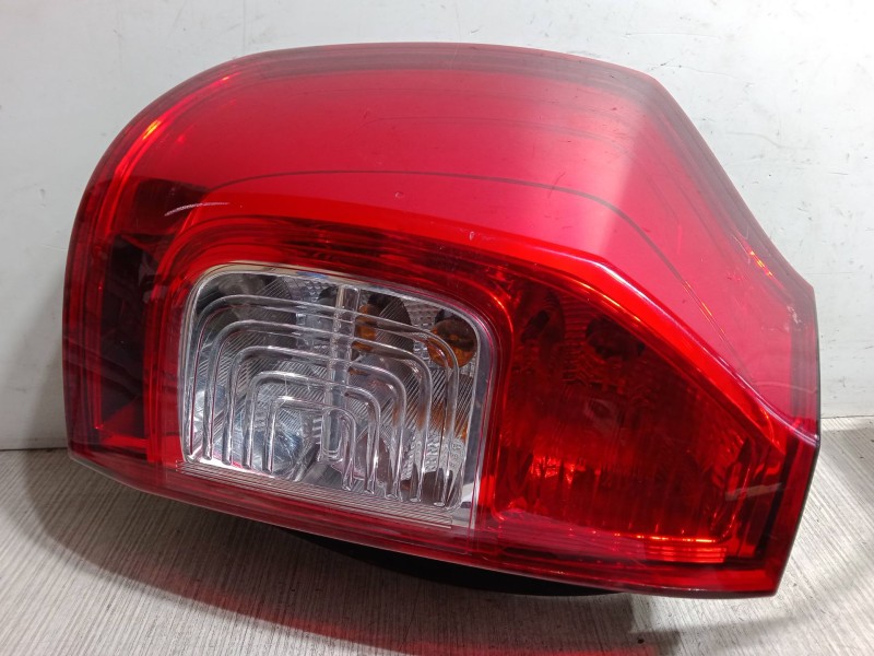 Recambio de piloto trasero izquierdo para dacia logan mcv ii 1.2 referencia OEM IAM 26551978R  