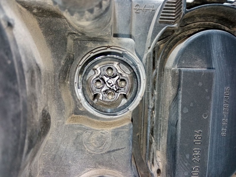 Recambio de faro izquierdo para bmw 3 (e36) 318 i referencia OEM IAM   