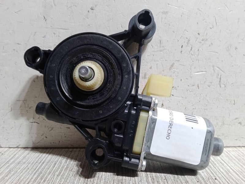 Recambio de motor elevaluna delantero derecho para seat leon st (5f8) 2.0 tdi referencia OEM IAM   