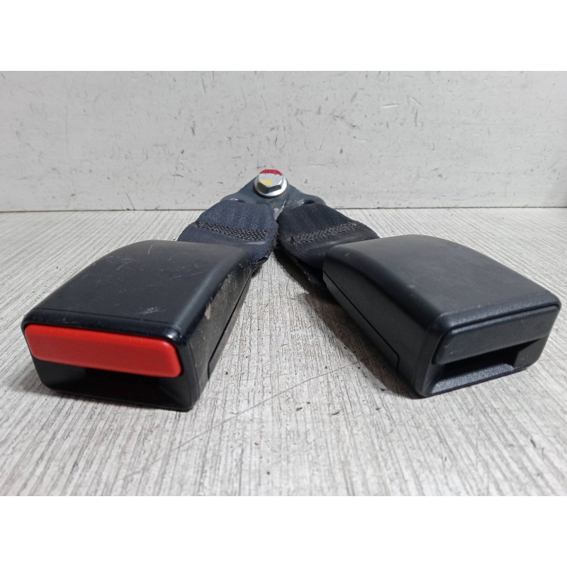 Recambio de anclaje cinturon trasero izquierdo para dacia sandero ii 1.5 dci 75 / blue dci 75 (b8jw, b8m4, b8ah, b8m7, b8m6) ref