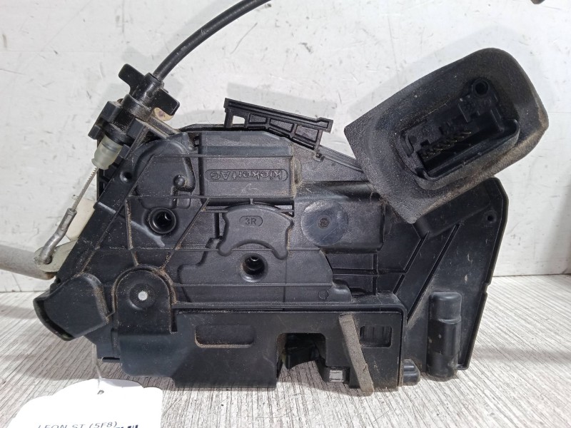 Recambio de cerradura puerta delantera derecha para seat leon st (5f8) 2.0 tdi referencia OEM IAM 16A5K1837016E  