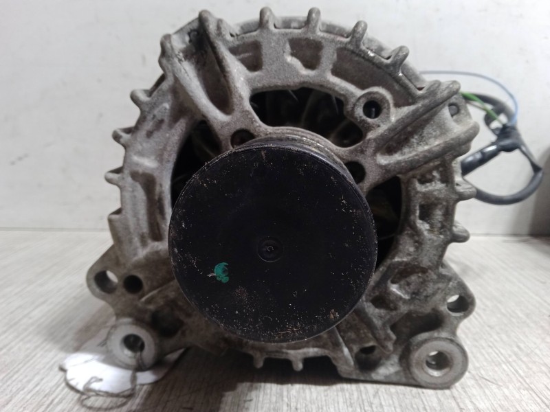 Recambio de alternador para seat leon st (5f8) 2.0 tdi referencia OEM IAM 03L903023  