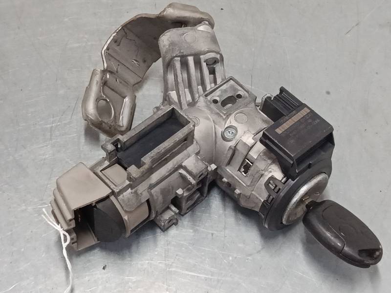 CLAUSOR 8A6T15607AB 