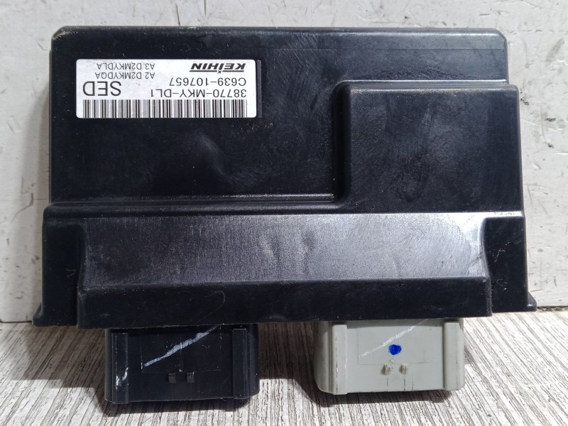 Recambio de centralita motor uce para honda cbr (601cc - ) cbr 650 r (rh01) referencia OEM IAM 38770MKYDL1  