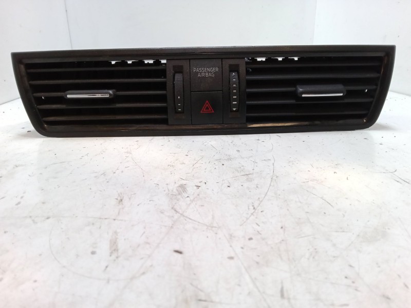 Recambio de aireador central para skoda rapid (nh3, nk3, nk6) 1.6 tdi referencia OEM IAM   