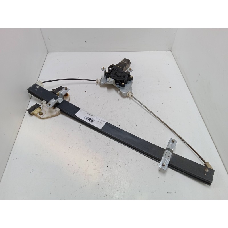 Recambio de elevalunas electrico delantero izquierdo para hyundai h-1 / starex autobús (a1) 2.5 tci referencia OEM IAM   
