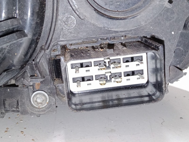Recambio de faro derecho para volvo s40 ii (544) 1.6 d referencia OEM IAM   
