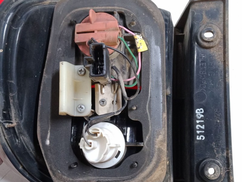 Recambio de piloto trasero izquierdo para hyundai h-1 / starex autobús (a1) 2.5 tci referencia OEM IAM   