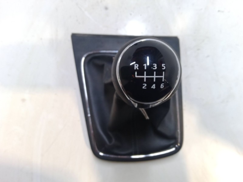 Recambio de pomo palanca cambio para seat leon (5f1) 1.4 tsi referencia OEM IAM 20601141LL  