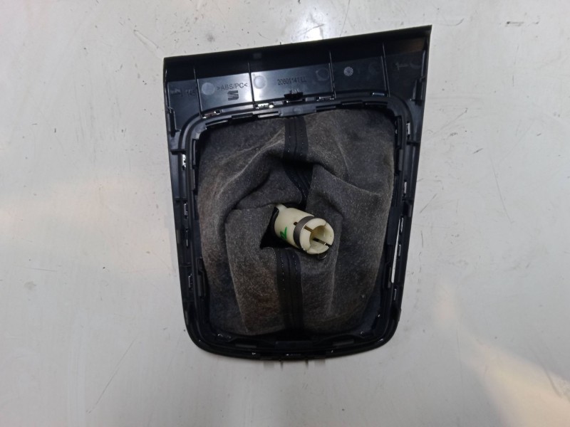 Recambio de pomo palanca cambio para seat leon (5f1) 1.4 tsi referencia OEM IAM 20601141LL  