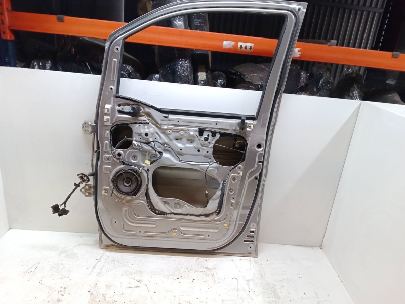 Recambio de puerta delantera derecha para hyundai h-1 / starex autobús (a1) 2.5 tci referencia OEM IAM   