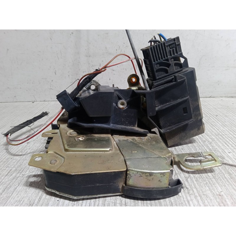 Recambio de cerradura puerta delantera izquierda para bmw 3 (e36) 316 i referencia OEM IAM   