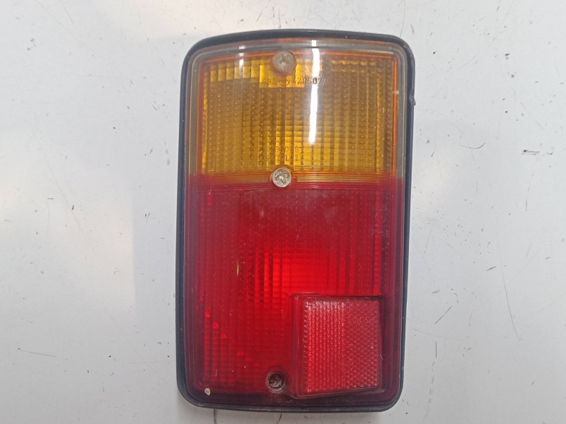 Recambio de piloto trasero izquierdo para fiat 126 (126_) 650 referencia OEM IAM   